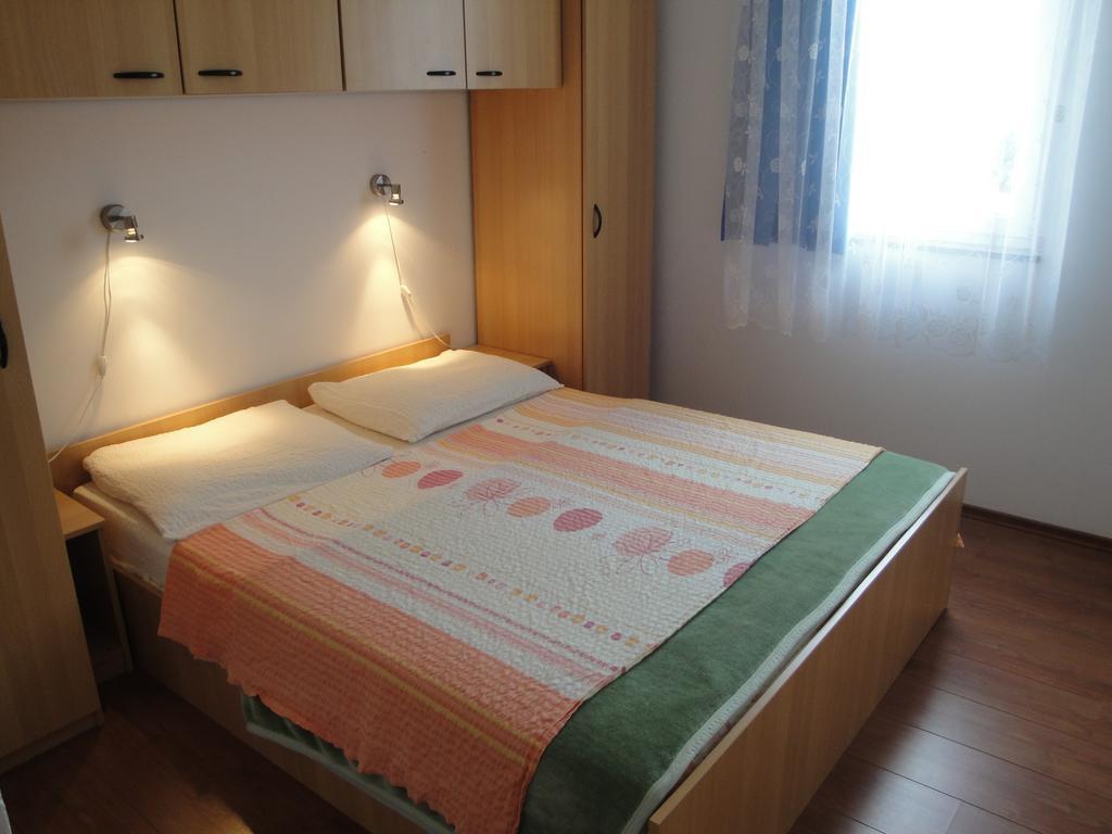 Apartments Skender Čižići Szoba fotó